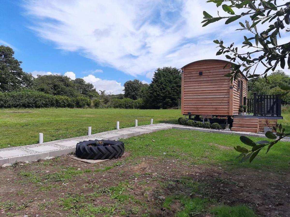 Shepherds Hut With Hot Tub On Anglesey North Wales Villa Gwalchmai Exterior photo