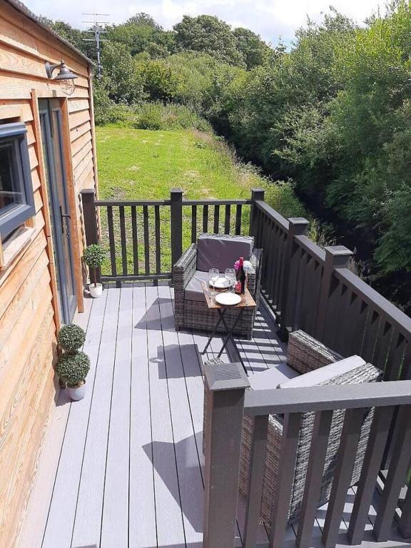 Shepherds Hut With Hot Tub On Anglesey North Wales Villa Gwalchmai Exterior photo